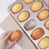 BM1067 Shell Shaped Non-stick Cake Mold Kitchen Biscuit Pan Baking Mold, 4pcs Shell, Silver Thicken, Pink Thicken, White Thicken